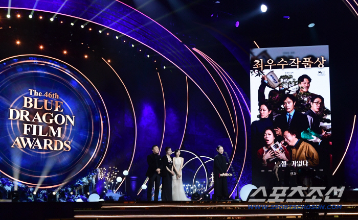 Hyun Bin ♥ Son Ye-jin swept Blue Dragon..Popularity Award, Best Actor Award, 2 Awards (Roundup)