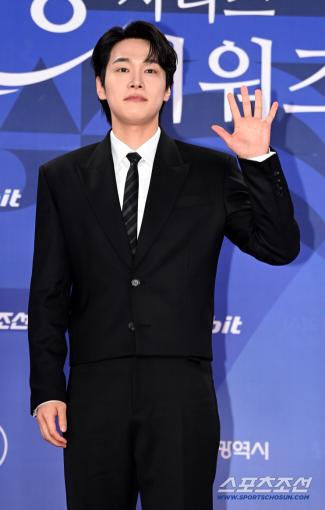 IU's younger sister Kang Yoo-seok and Lee Byung-hun ♥ Lee Min-jung's wedding. All the flowers are set up (Albaro Vacation)