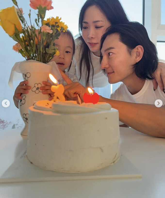 I've washed away the rumor of discord Honey J ♥ Jungdam, 3rd anniversary bouquet stationery for 300 more years