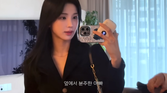 Kang Seokwoo's daughter, Kang Daeun, is so pretty that she became a guest at her brother's wedding. I thought she was a bride