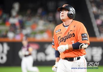 The last team's surprise choice, Ahn Chi-hong, goes to Kiwoom as the first overall pick in the second draft! 