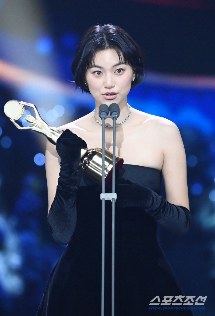  Blue Dragon Film Award Kim Do-yeon New Fox Award