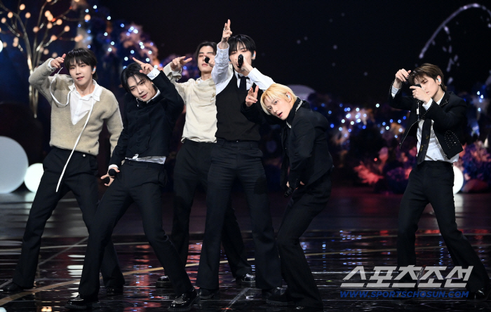  Boy Next Door Blue Dragon Film Awards is full of excitement