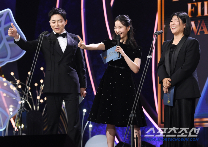  Cho Jung-seok, Choi Yuri, Lee Jung-eun, zombie daughter number one!