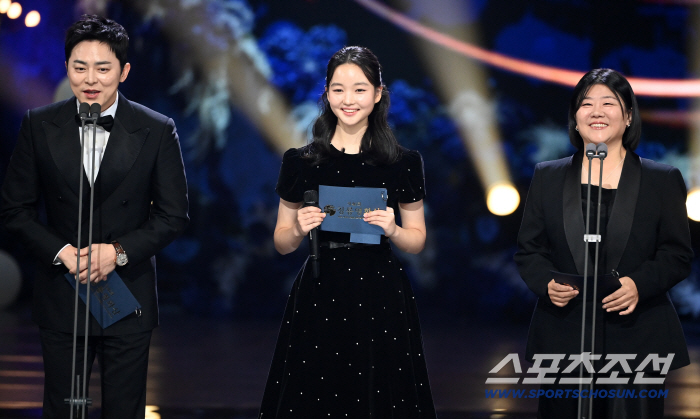  Cho Jung-seok, Choi Yuri, Lee Jung-eun, zombie daughter's family appears