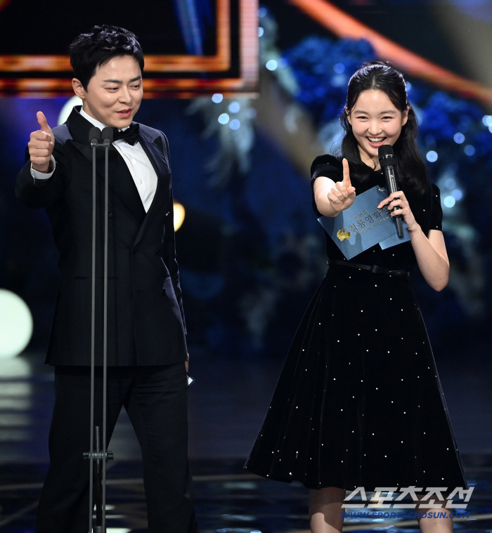  Cho Jung Seok, Choi Yuri, zombie daughter's fantastic chemistry