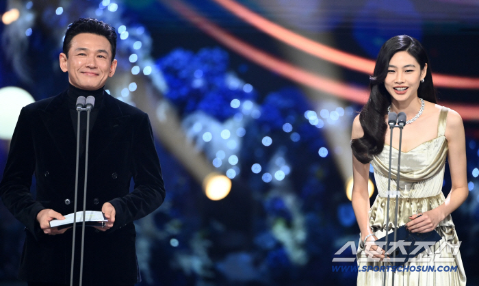  Hwang Jung Min Ho Yeon's exciting moment