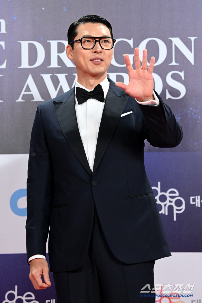  Hyun Bin, you're handsome