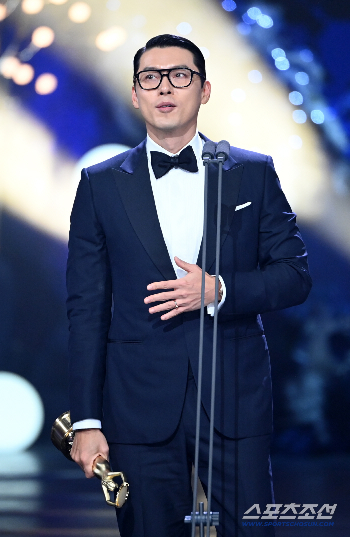  Hyun Bin's touching moment