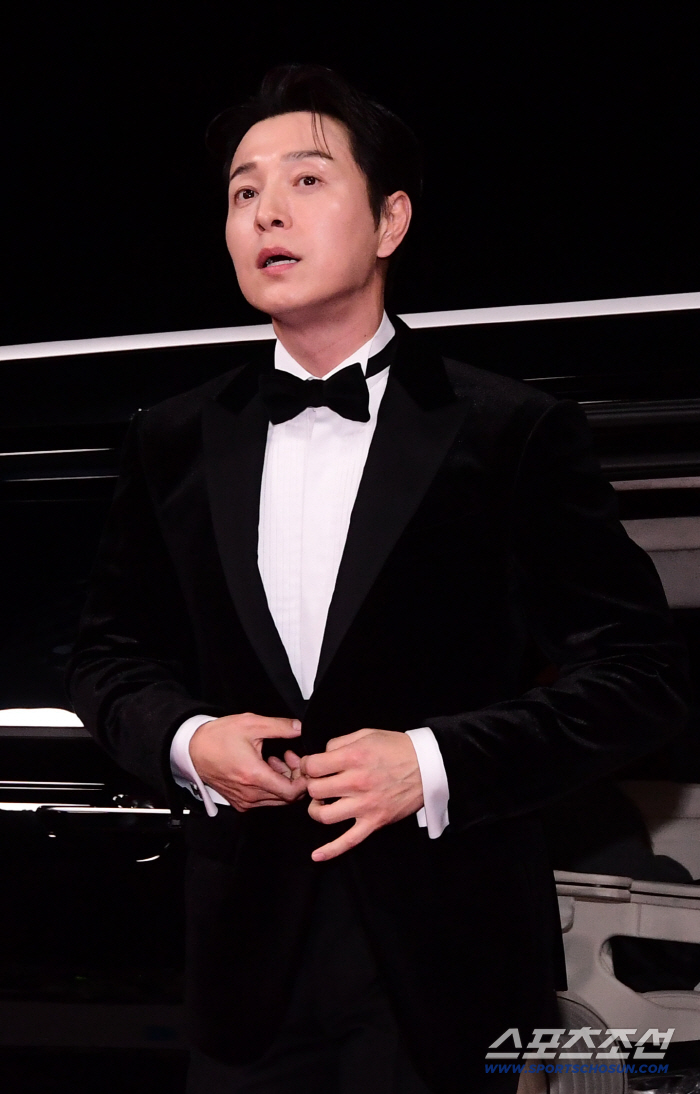  Jung Sung Il, get off in a cool way