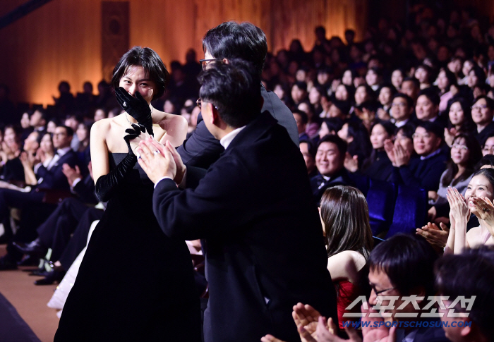  Kim Do-yeon's Inspiring Blue Dragon Film Award, New Fox Award