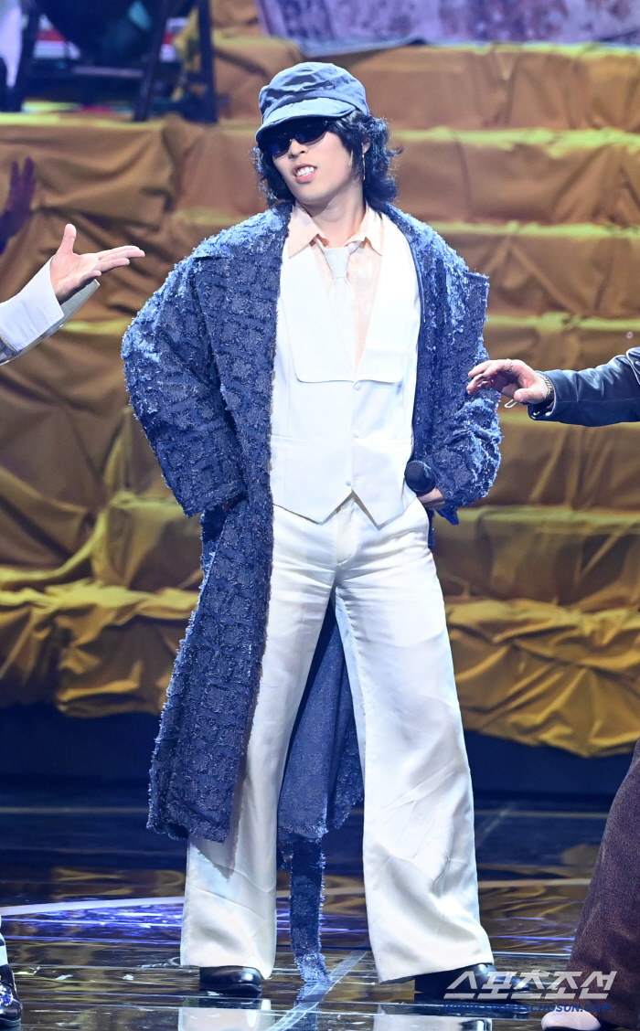  Leave your body to Lee Chanhyuk's rhythm