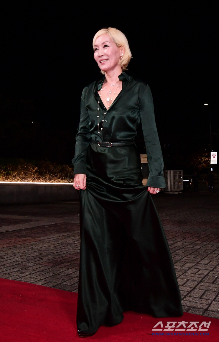  Lee Hyeyoung, I hope you have a great time