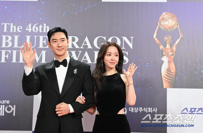  Lee Jehoon and Han Jimin, the brilliant blue dragon couple