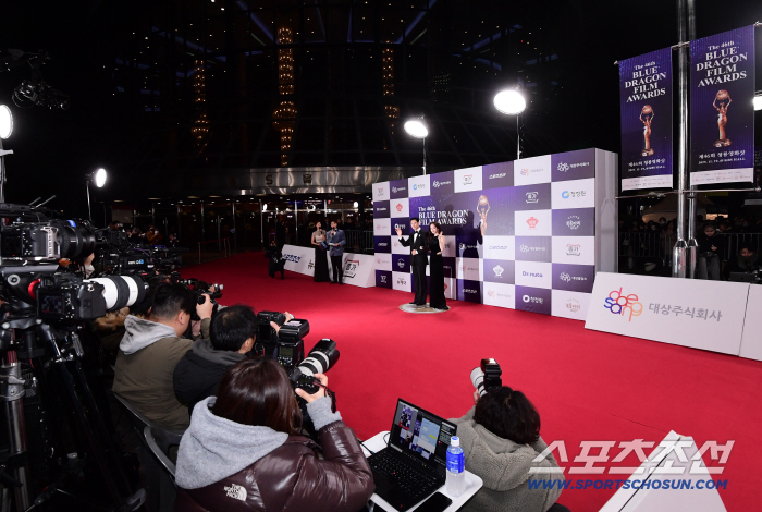  Lee Jihoon and Han Jimin, the shining figure