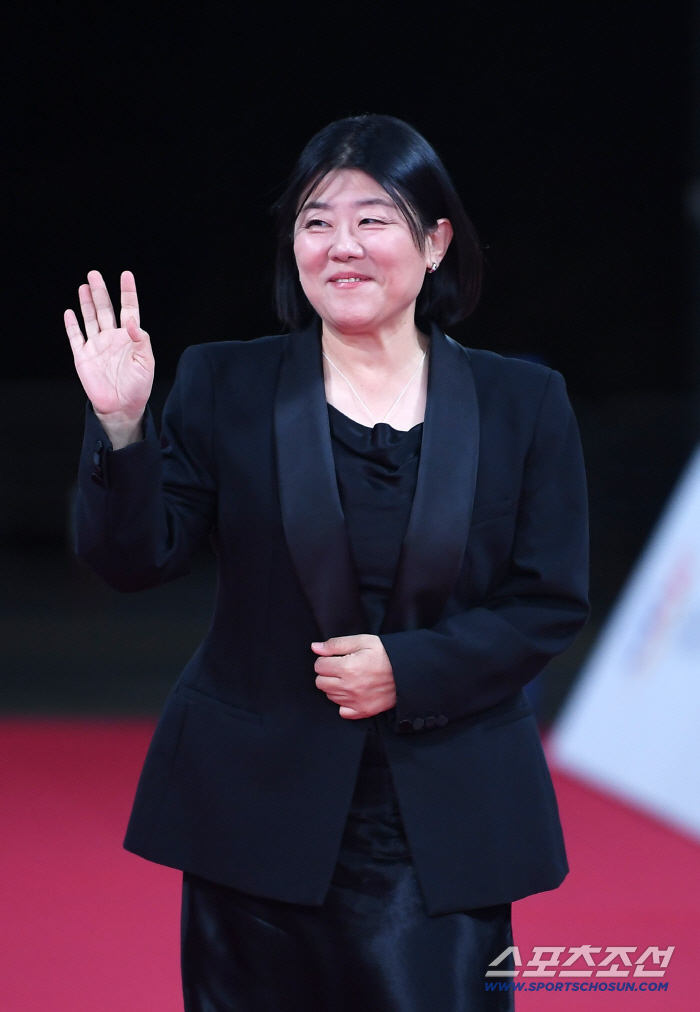  Lee Jung Eun, please say hello