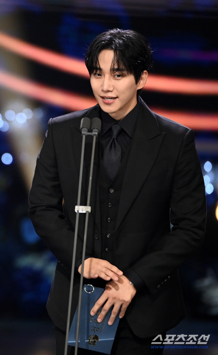  Lee Junho's excitement