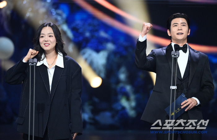  Lee Sanghee, Kang Tae Oh, the award