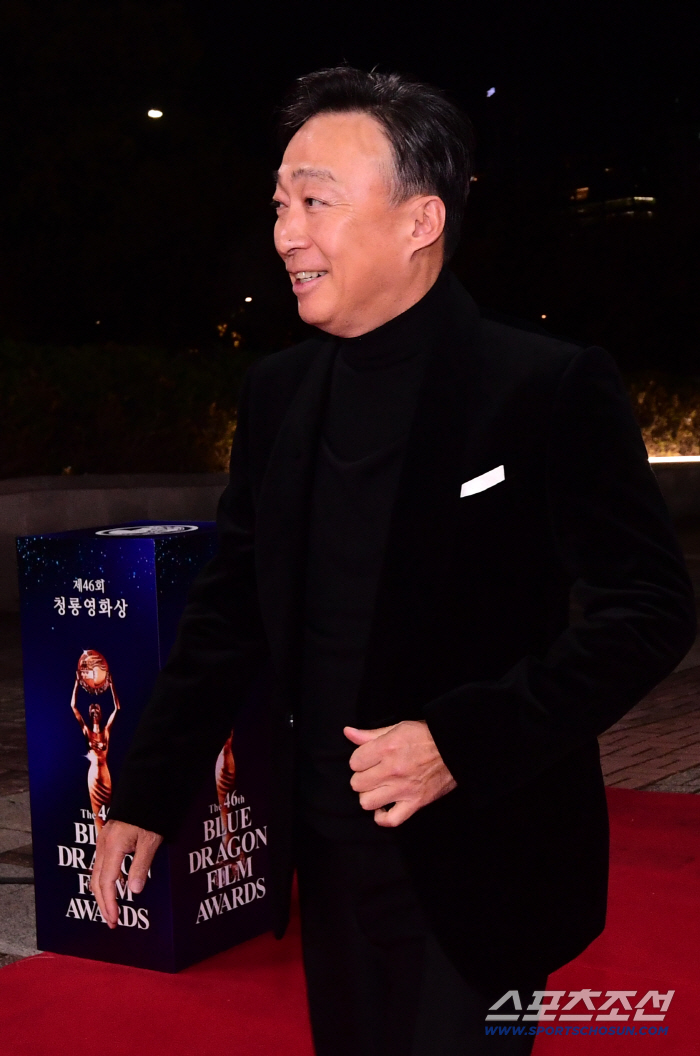  Lee Seongmin's kind smile