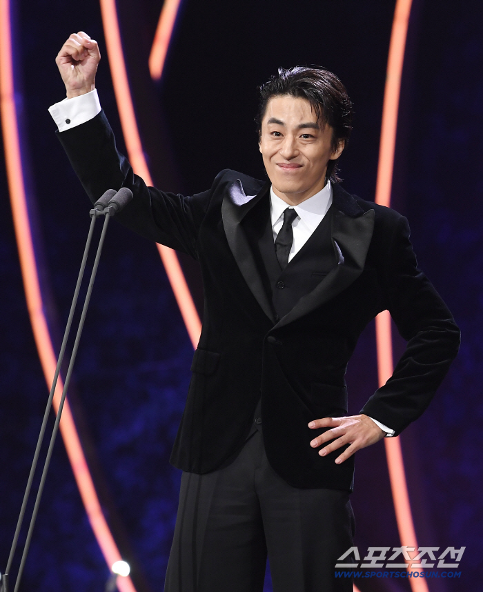  Old exchange, Blue Dragon's true entertainer