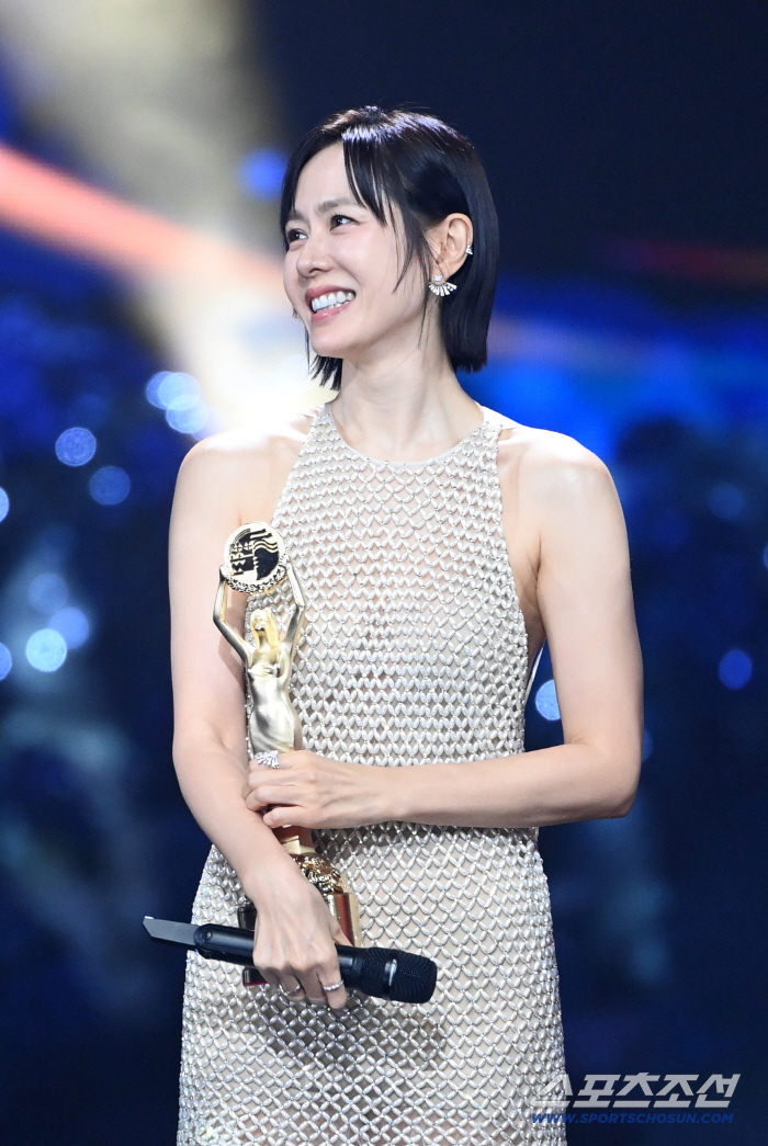  Son Yejin's fluttering beauty