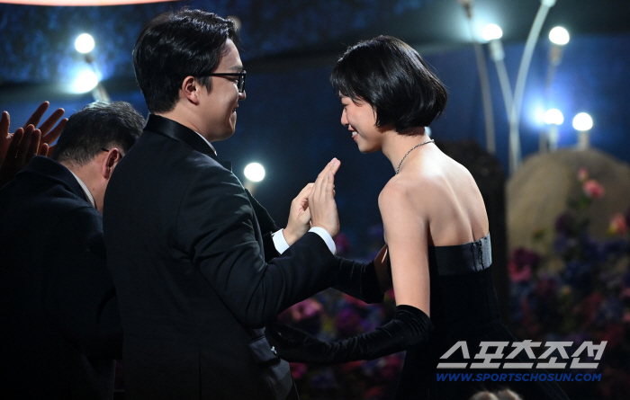  Special congratulations from Kim Doyeon