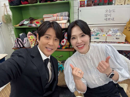 Choi Soo-jong ♥ Ha Hee-ra, 32nd wedding anniversary..Reminded wedding memories Like the moment we met for the first time, love