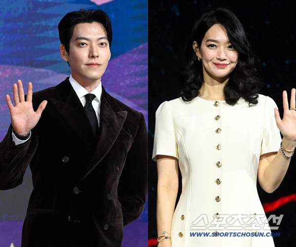  Shin Min-ah ♥ Kim Woo-bin, 11 years open, about 100 years at the Shilla Hotel on December 20th..Finally, an open couple