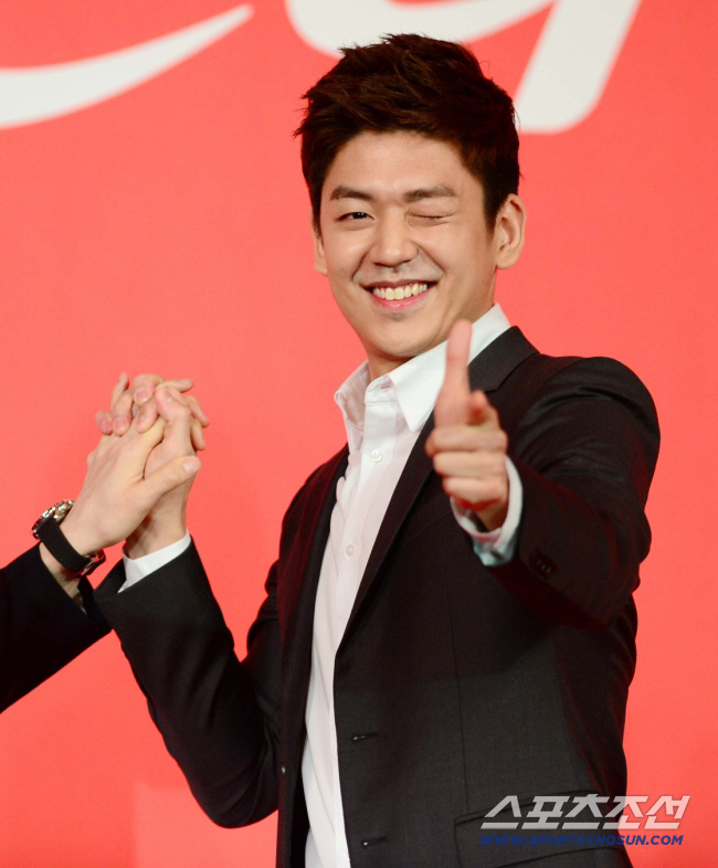 I wanted to challenge Lee Yong-dae, who is rumored to be dating Yoon Chae-kyung Volleyball entertainment show