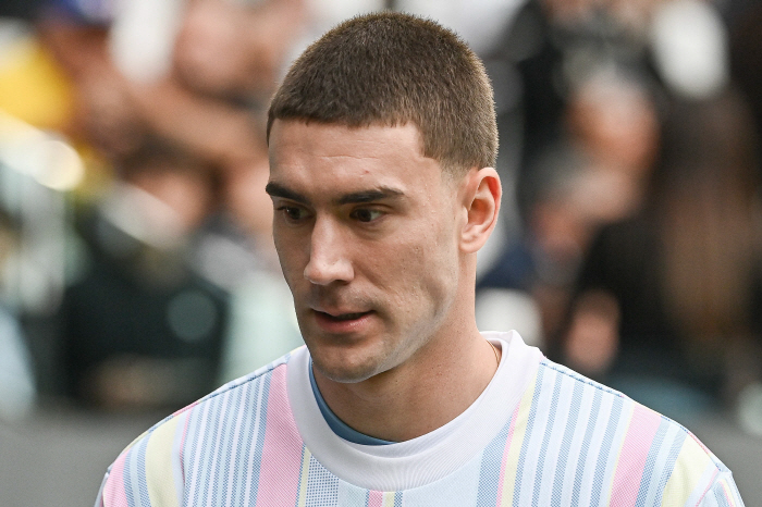 Is Harry Kane moving to Barcelona? Bayern Munich preparing a replacement