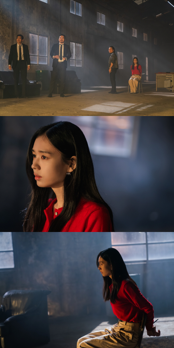 'Kissing for no reason!' Ahn Eun-jin, who kept a secret that Jang Ki-yong didn't know, was tied up and trapped