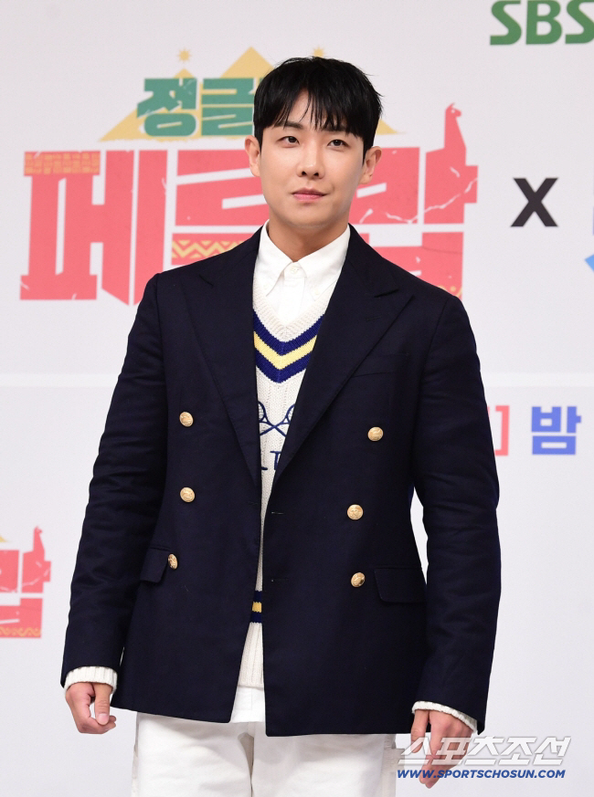 Lee Joon's 13-year-old 女 star's provocation gave him a cold shoulder..The mood of the set is cold (Set For You)