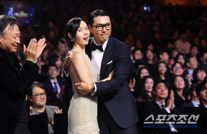 The moment I called Hyun Bin's name, Son Ye-jin got even more emotional. 'I want to get it' was empty words