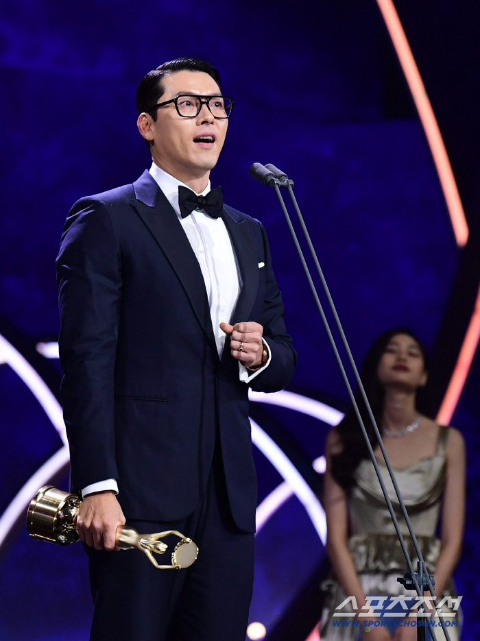 The moment I called Hyun Bin's name, Son Ye-jin got even more emotional. 'I want to get it' was empty words