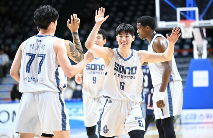  31 points! Lee Jung-hyun's absolute dominance and KCC luxury members were overwhelmed. 85-74 wins over KCC. Lee Jung-hyun shined the most at the biggest match