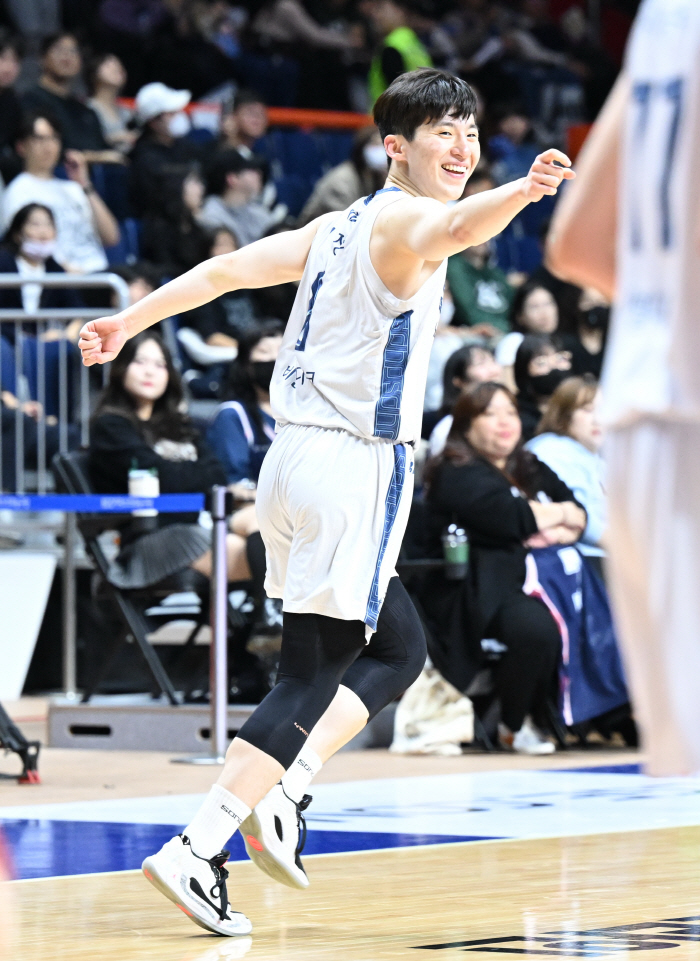  31 points! Lee Jung-hyun's absolute dominance and KCC luxury members were overwhelmed. 85-74 wins over KCC. Lee Jung-hyun shined the most at the biggest match