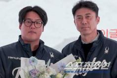 The story of general manager Son Hyuk, who caught Kang Baek-ho for two days and one night until he signed a 10 billion contract. The reason why I caught Kang Baekho on Monster Wall is