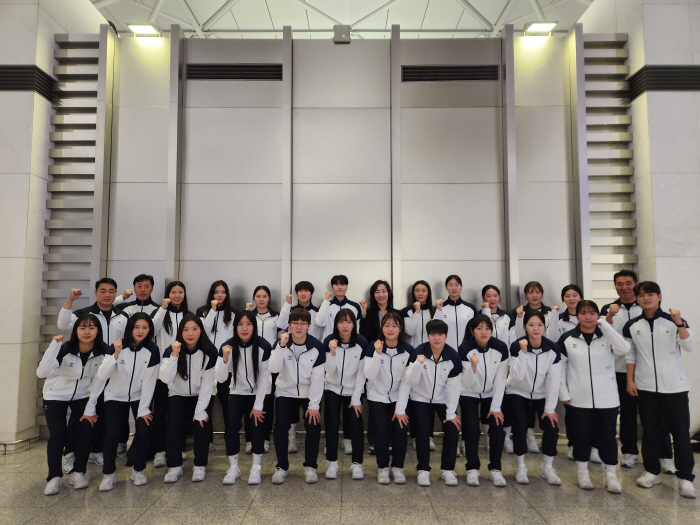 Women's handball team leaves for Tunisia to compete in world championships