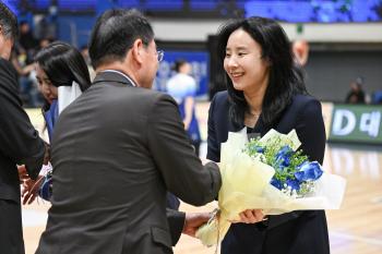 Choi Yoon-ah's first victory as head coach...Hong Yu-soon's Active Incheon Shinhan Bank Overcomes Bucheon Hana Bank 7662