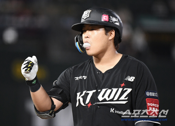 Did you say goodbye like this, it ended in revelation...Hanwha, which made Kang Baek-ho 10 billion won, also became uncomfortable for no reason