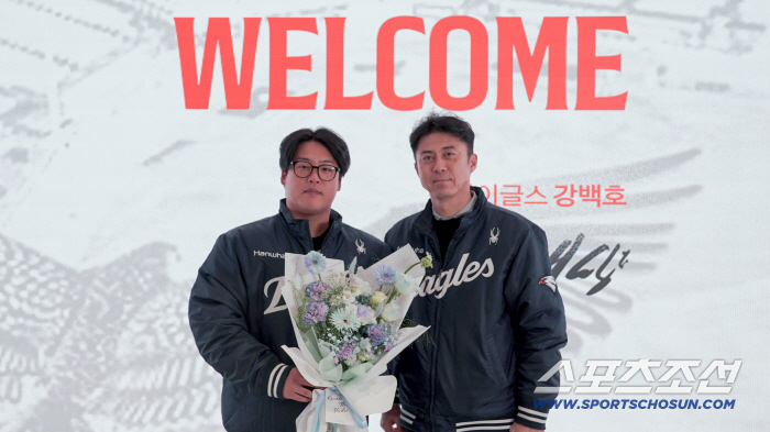 Did you say goodbye like this, it ended in revelation...Hanwha, which made Kang Baek-ho 10 billion won, also became uncomfortable for no reason