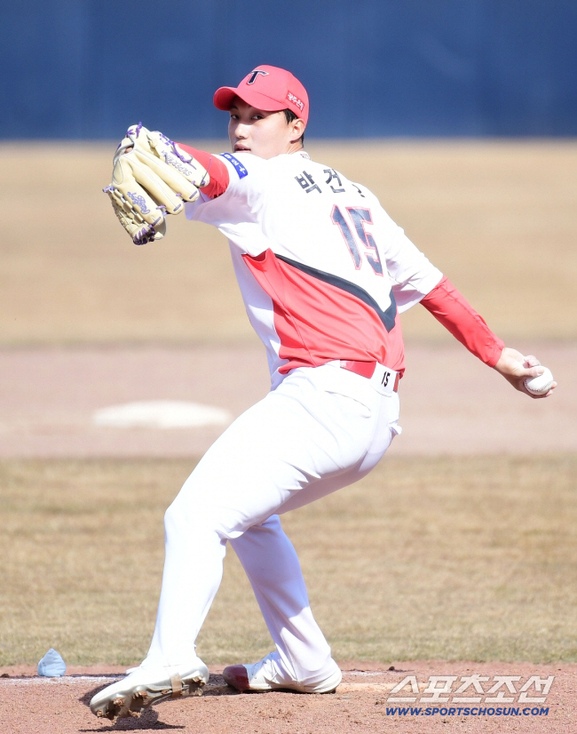 He suddenly became voluntary and took off his KIA uniform as a promising 1R player…I'm going to retire