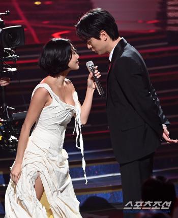 Hwasa, you said good-bye...Good bye to Park Jeongmin.