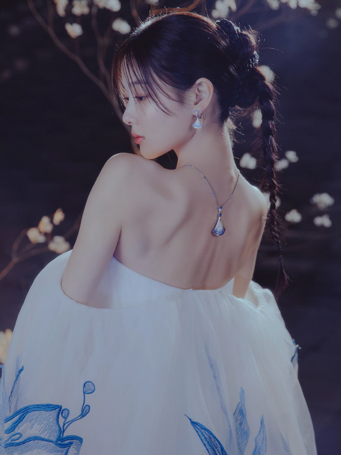 I put in 200% of my concentration effort..Kim Yoo-jung, one-top, proving her presence as X