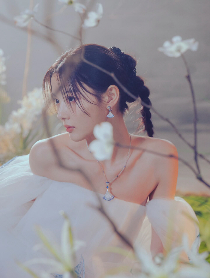 I put in 200% of my concentration effort..Kim Yoo-jung, one-top, proving her presence as X