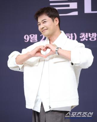 Jeon Hyun-moo, that's the biggest mistake ever made in women's situations...This is the article criticizing