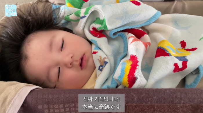 One day, Shim Hyung Tak, an angel baby who is calm even on the plane..♥Saya, a miracle. I hope you go to Japan often