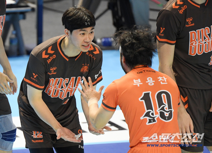  It's all thanks to Booyongchan's defense