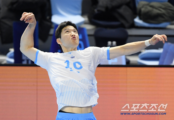  Jung Ji-seok is flying