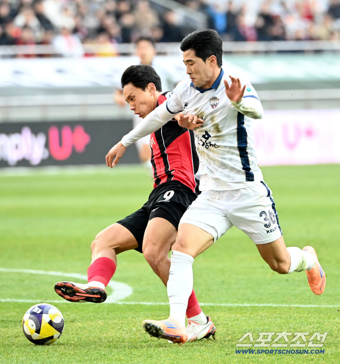  Cho Youngwook, the goal is in front of you